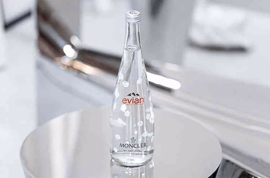 Белоснежный дизайн evian