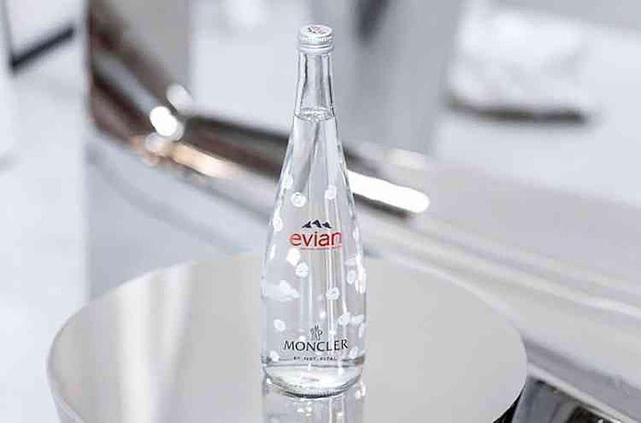 Белоснежный дизайн evian